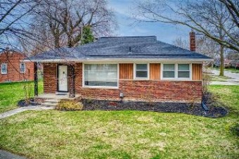 22404 Edgewood Street Saint Clair Shores, MI 48080