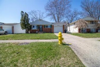 1642 S Berry Street Westland, MI 48186