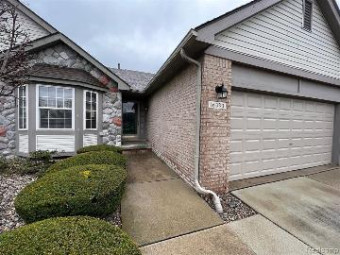 16330 Bristol Drive Clinton Township, MI 48038