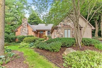 249 Norcliff Bloomfield Hills, MI 48302