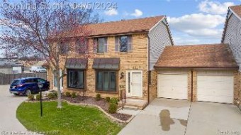 308 Pineview Court Saint Clair Shores, MI 48081