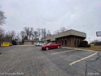 9440-9450 Elizabeth Lake Road White Lake, MI 48386