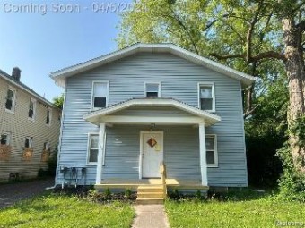 253 W Wilson Avenue Pontiac, MI 48341