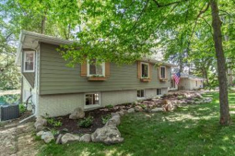 396 Hickory Lane Lapeer, MI 48446