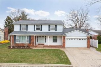 2695 Wareing Drive Lake Orion, MI 48360