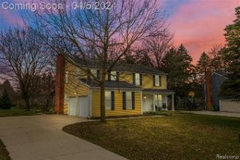 1483 W Horseshoe Bend Drive Rochester Hills, MI 48306