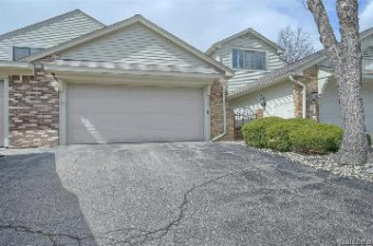 6023 Pebble Lane Court West Bloomfield, MI 48322