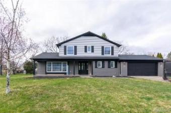 4086 Whitebirch Drive West Bloomfield, MI 48323