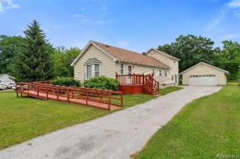 4674 Meadowlawn Drive Fort Gratiot, MI 48059