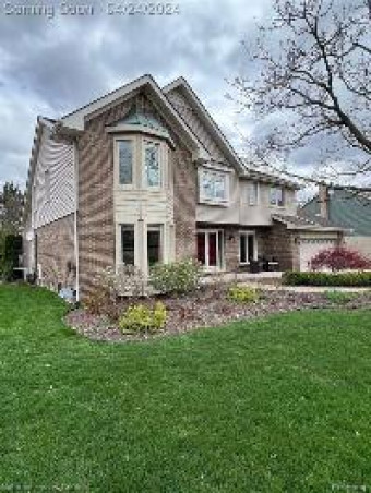 17476 Farmcrest Lane Northville, MI 48168