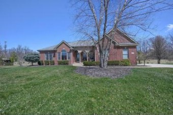 109 E Auburn Trail Brighton, MI 48114