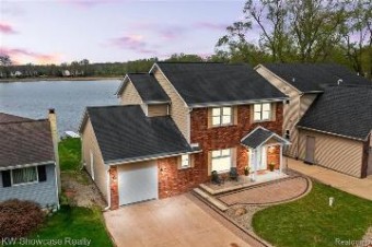 319 Anaconda Street Commerce Township, MI 48382