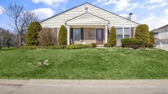 7652 Woodview Drive Waterford, MI 48327