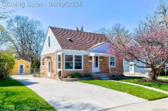 23081 Rosewood Street Oak Park, MI 48237