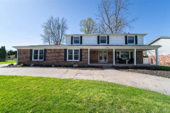 5325 Saint Richard Drive Shelby Township, MI 48316