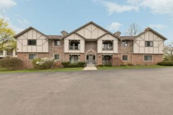 42160 Woodward Avenue 8 Bloomfield Hills, MI 48304