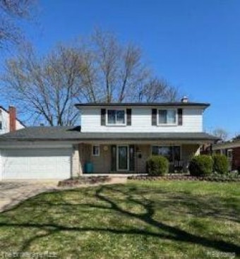 33838 Chatsworth Drive Sterling Heights, MI 48312