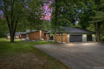 1765 E Predmore Road Oakland, MI 48363