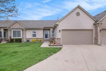 34190 Birchway Circle Sterling Heights, MI 48312