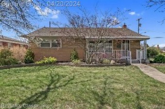 6627 Hawthorne Street Garden City, MI 48135