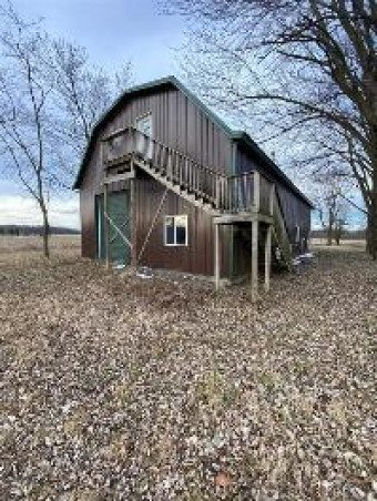 4896 Cade Road Capac, MI 48444