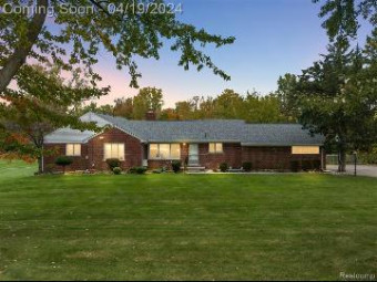 17747 N Nunneley Road Clinton Township, MI 48036