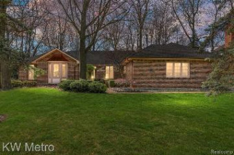 11368 Silverlake Shelby Township, MI 48317