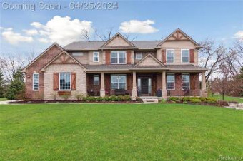 273 Gleneagles Highland, MI 48357