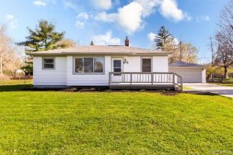 6171 Adamson Drive Waterford, MI 48329