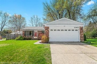 33671 Longwood Drive Farmington Hills, MI 48335