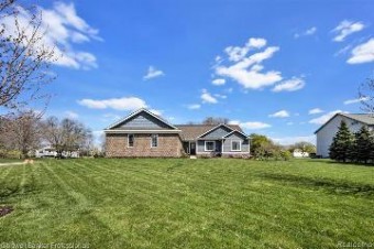 109 Persimmon Drive Oxford, MI 48371