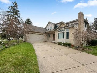 42744 Shortridge Drive Sterling Heights, MI 48314