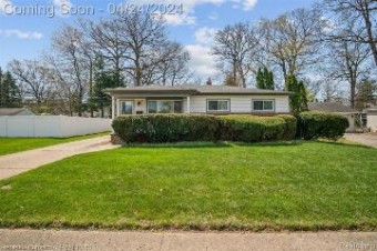 31721 Marquette Street Garden City, MI 48135