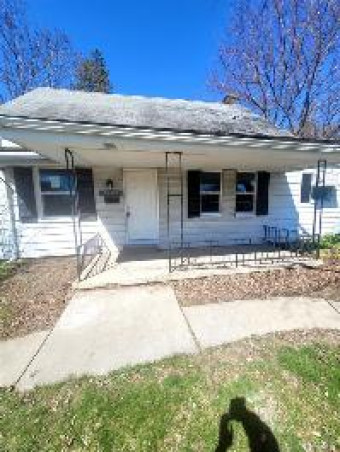 22421 Beaconsfield Avenue Eastpointe, MI 48021