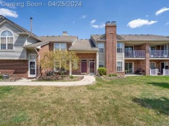 16564 Covington Drive Clinton Township, MI 48038