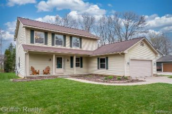 2638 Woodbourne Drive Waterford, MI 48329