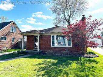 2341 Hawkins Avenue Royal Oak, MI 48073