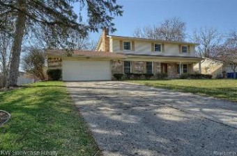 1416 Kings Carriage Road Grand Blanc, MI 48439