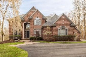 1562 Forest Bay Wixom, MI 48393