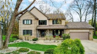 8613 Newport Drive White Lake, MI 48386