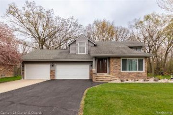 7920 Stout Avenue Grosse Ile, MI 48138