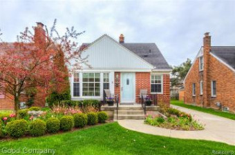 1209 Larkmoor Boulevard Berkley, MI 48072