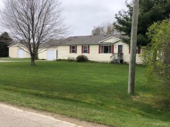 26 W Barnes Road Fostoria, MI 48435