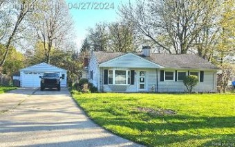 21686 Drexel Street Clinton Township, MI 48036