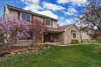 2588 Briar Cliff Drive Highland, MI 48357