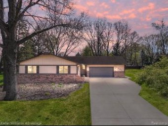 2883 Lauryl Drive Commerce Township, MI 48382