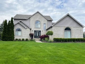 8950 Huron Bluffs Drive White Lake, MI 48386