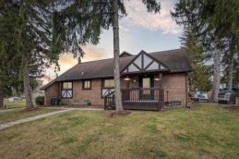 1131 Indianwood Trail # 12 Walled Lake, MI 48390