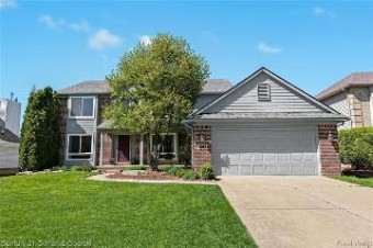 1852 Twin Sun Circle Walled Lake, MI 48390