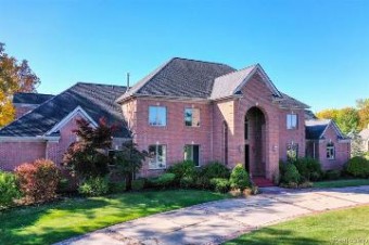 8250 Pine Hollow Trail Grand Blanc, MI 48439